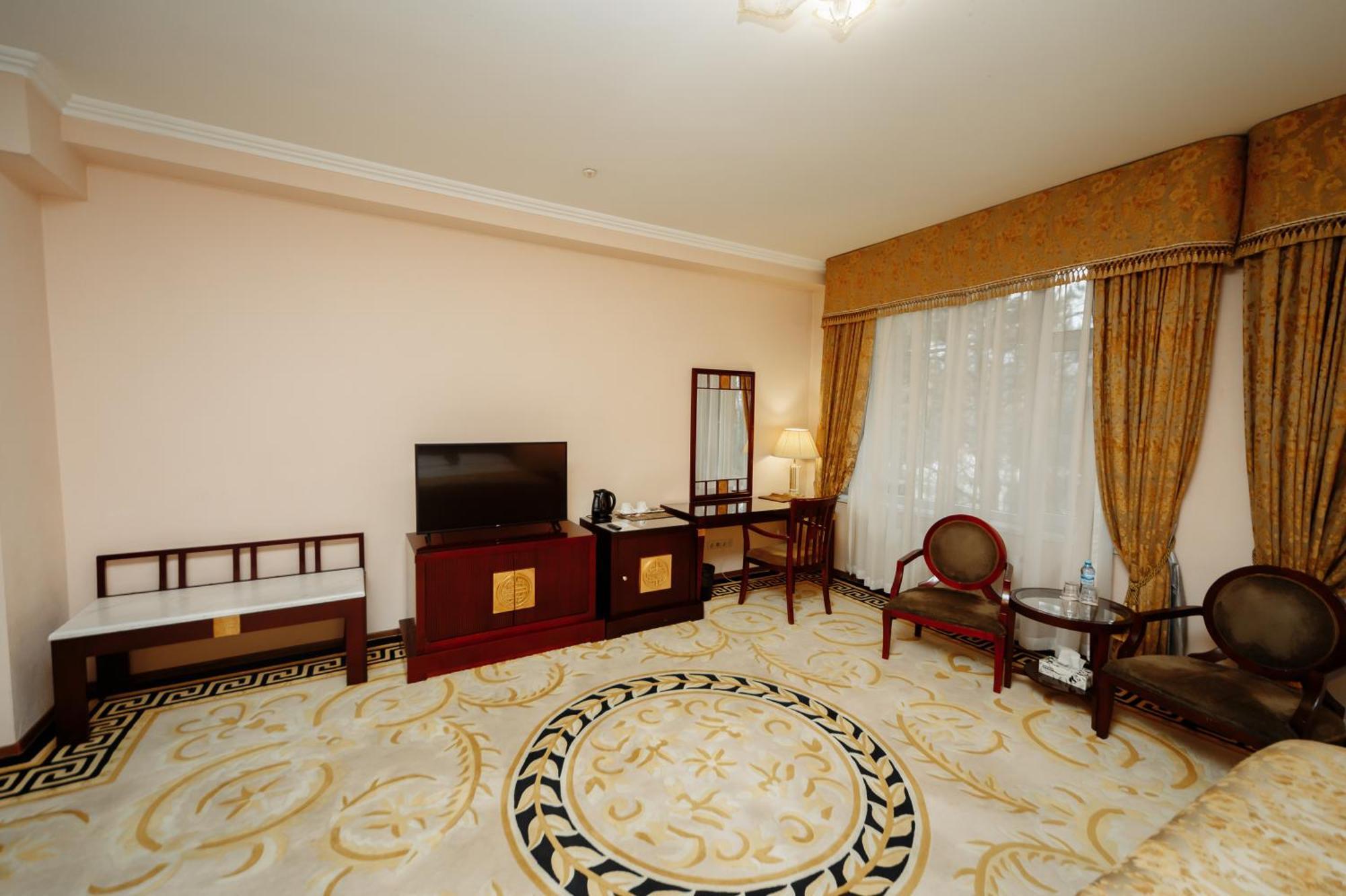 Hotel Royal Florence Chisinau Exterior foto