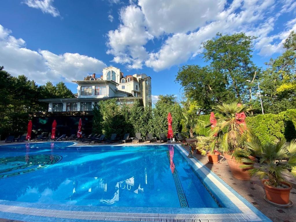 Hotel Royal Florence Chisinau Exterior foto